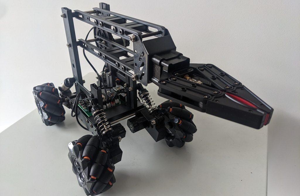 Advanced Robotics with Mecanum Wheels and Robotic Arm. Block-Based