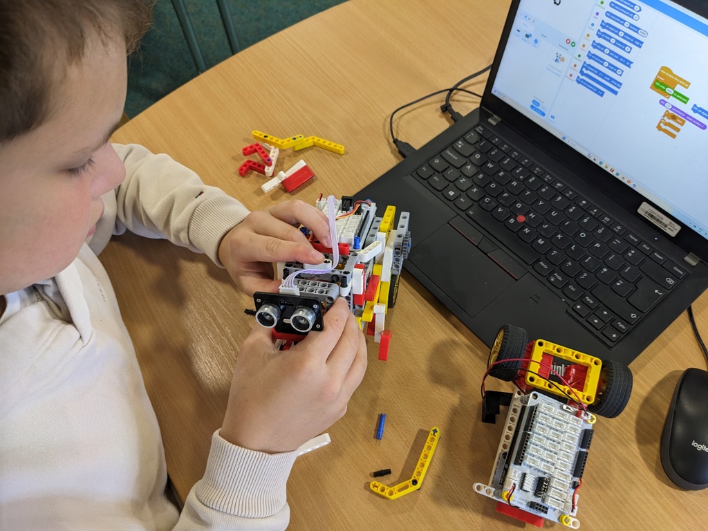 The Trial class. Robotics. MBlock-based coding. 7Jun26
