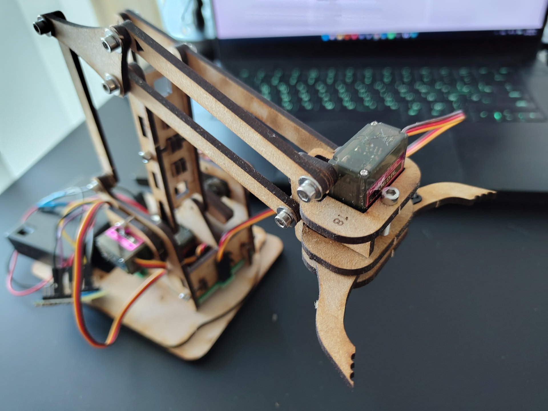 MeArm Wi-Fi Robotic Arm - Robium Editon. The Morning Set