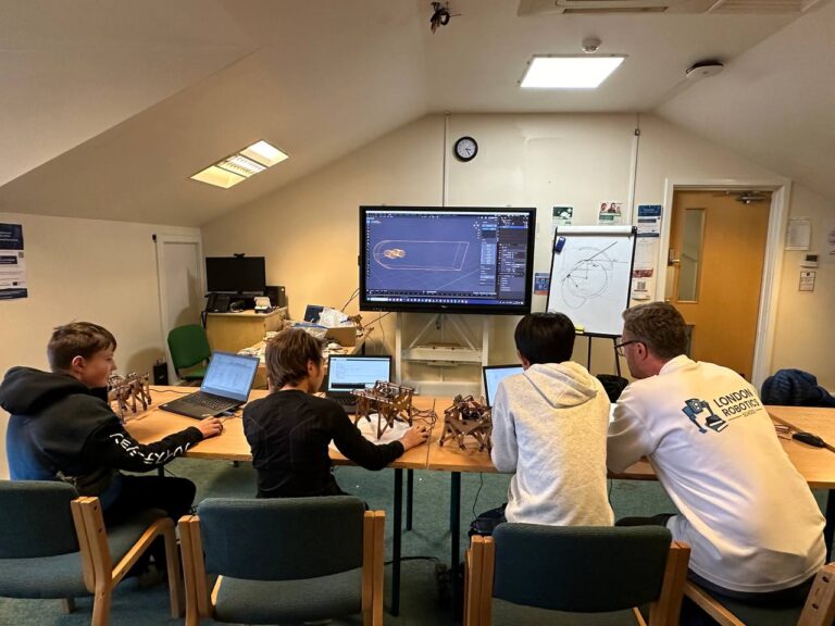 May ECO Robotics Camp с 12-16 photo