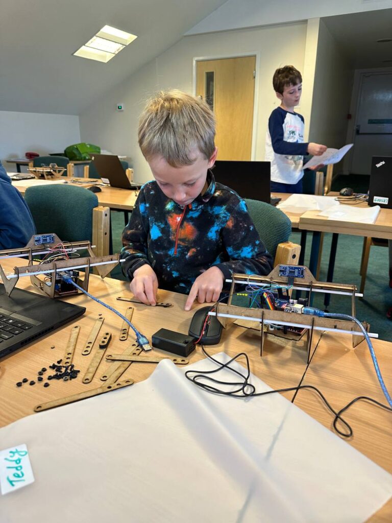 May ECO Robotics Camp с 12-16 photo