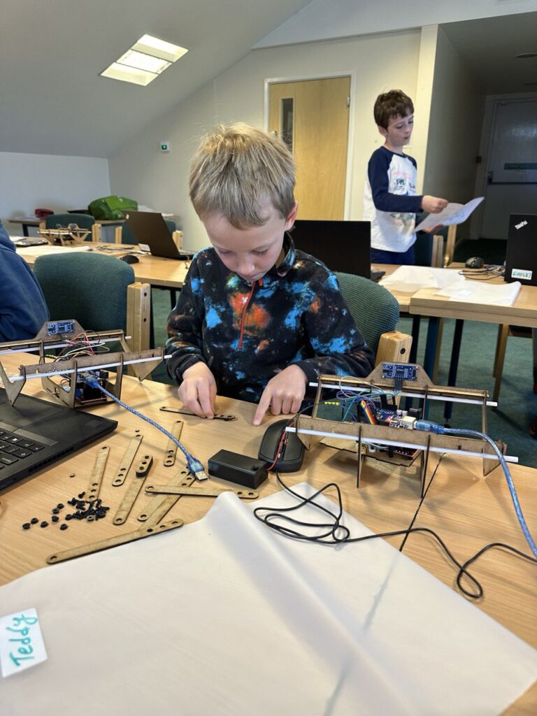 May ECO Robotics Camp с 12-16 photo