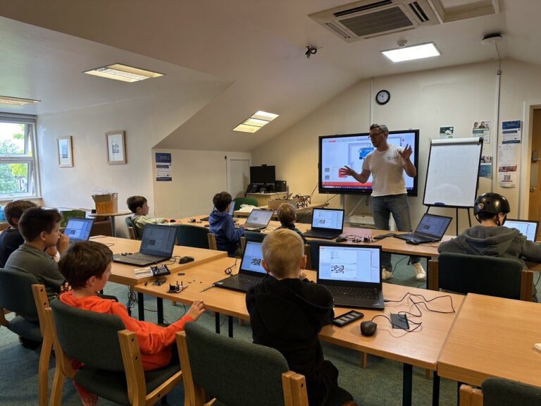 May ECO Robotics Camp с 12-16 photo