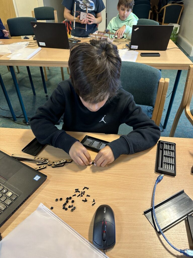 May ECO Robotics Camp с 12-16 photo